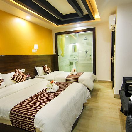 Hotel Lakeside Pokhara Buitenkant foto