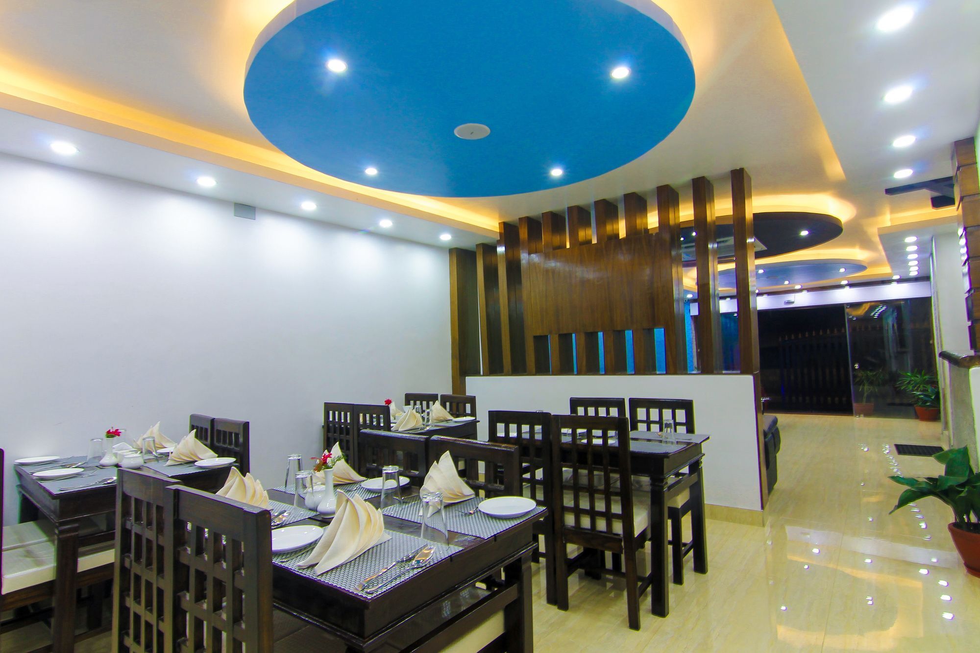 Hotel Lakeside Pokhara Buitenkant foto