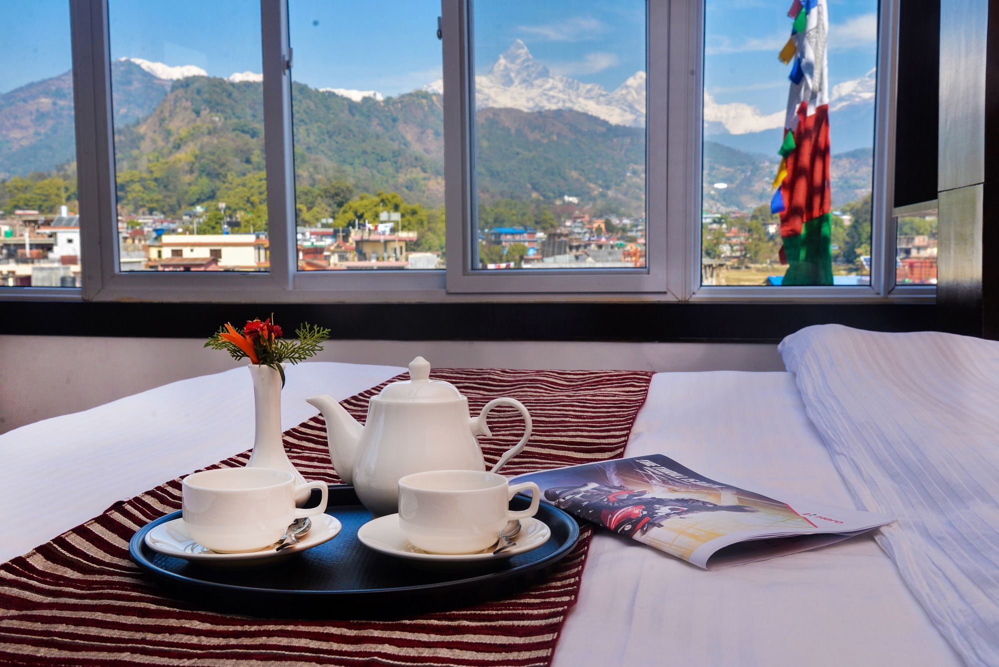 Hotel Lakeside Pokhara Buitenkant foto